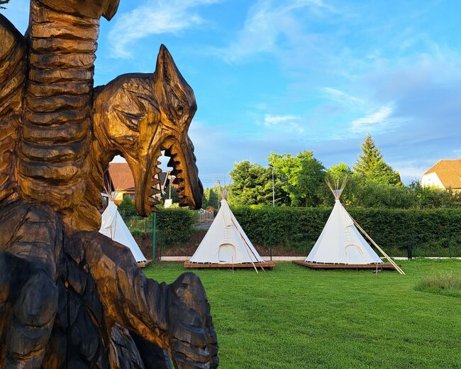 Kemp u zámku Meziměstí