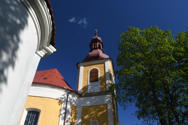 Gemütliche Fahrradroute von Teplice nad Metují durch Mieroszów und Meziměstí